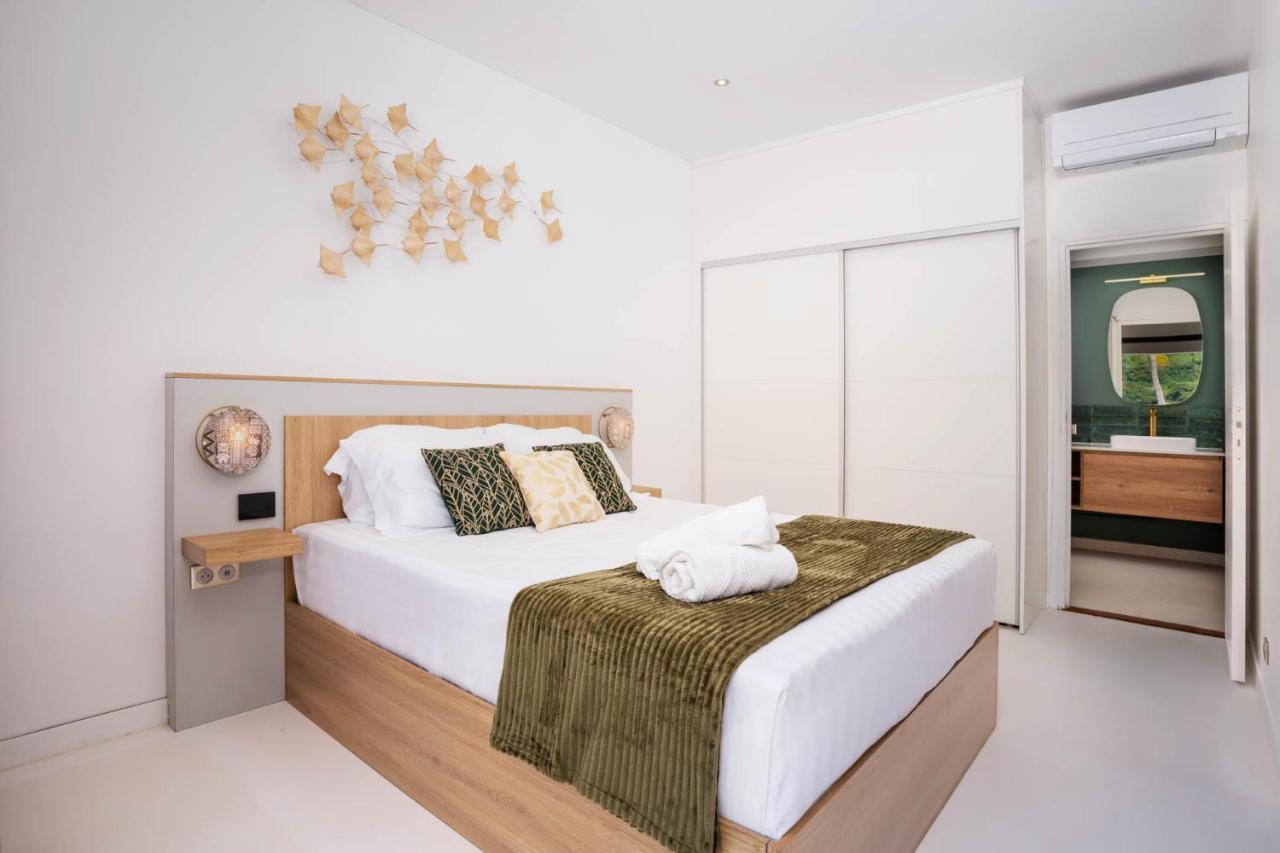 Cook'S Bay Hotel & Suites Paopao Luaran gambar