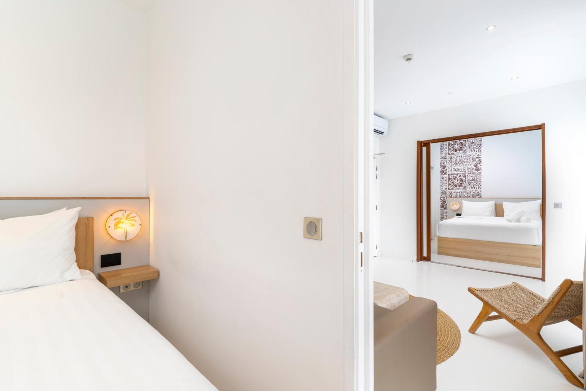 Cook'S Bay Hotel & Suites Paopao Luaran gambar