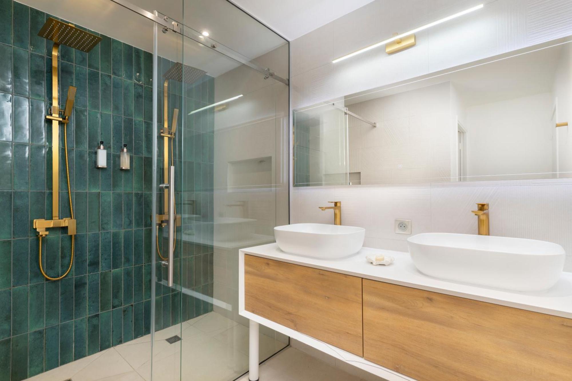 Cook'S Bay Hotel & Suites Paopao Luaran gambar