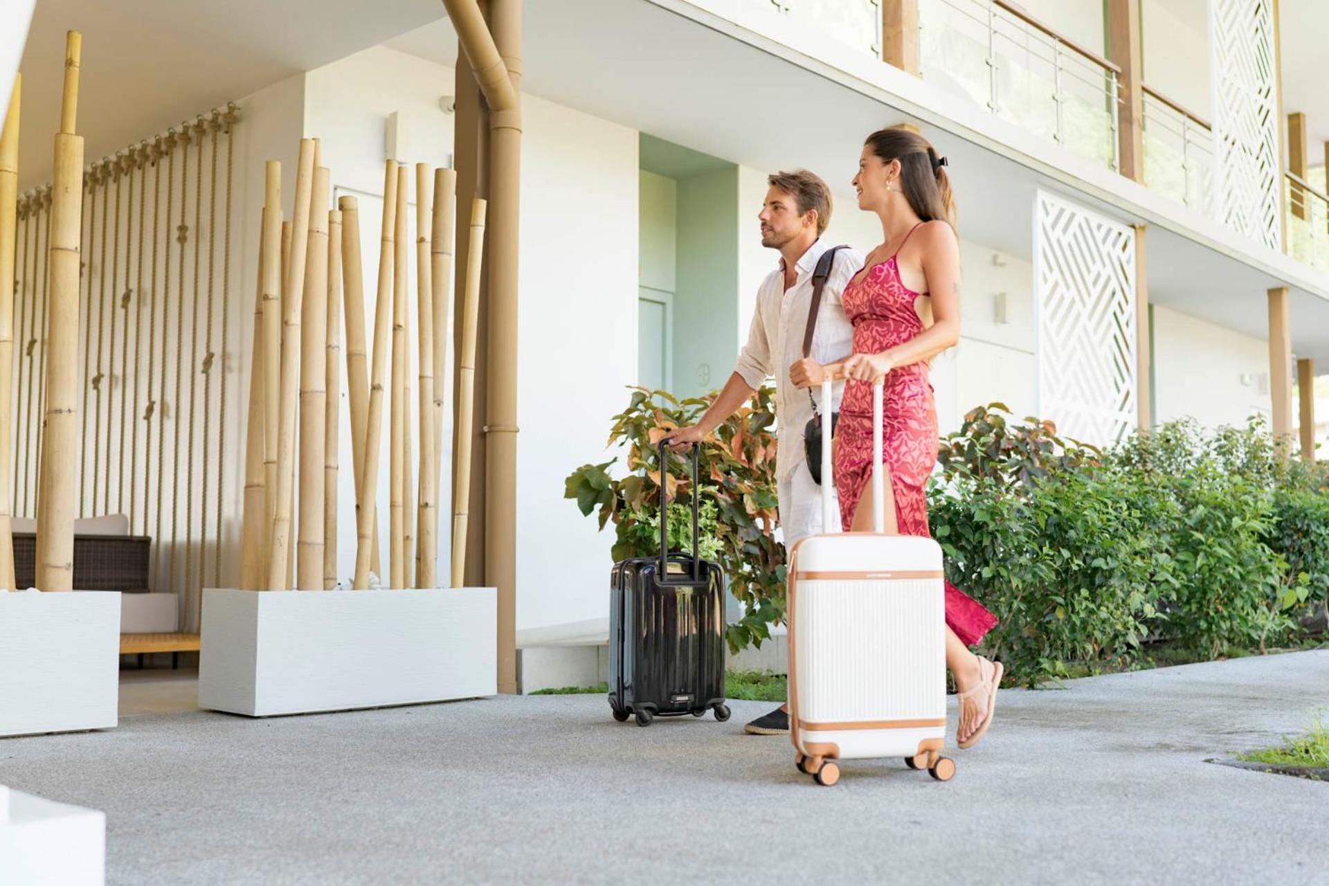 Cook'S Bay Hotel & Suites Paopao Luaran gambar