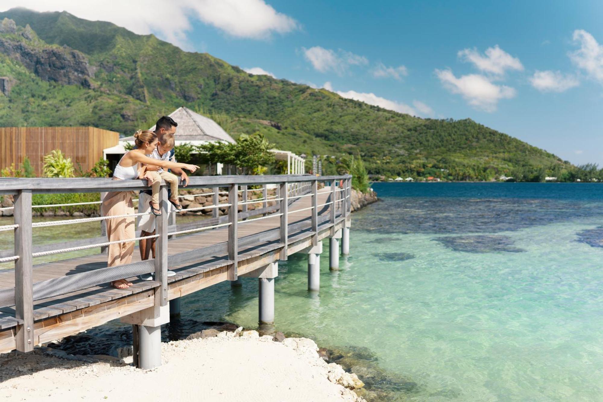 Cook'S Bay Hotel & Suites Paopao Luaran gambar
