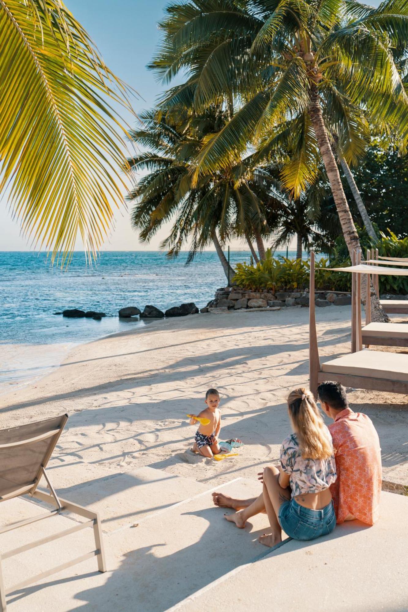 Cook'S Bay Hotel & Suites Paopao Luaran gambar